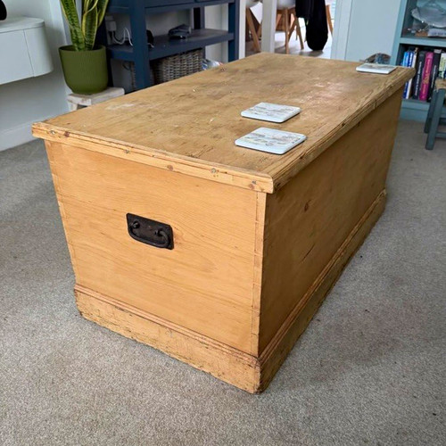 Victorian wooden blanket chest - blanket,