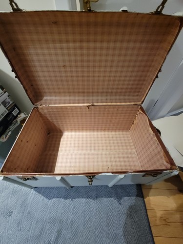 Large shipping trunk wooden - shipping,
