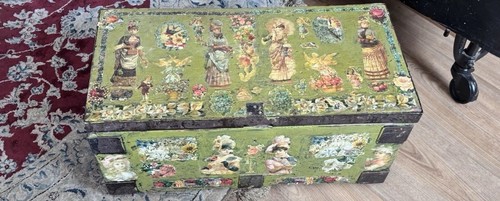 Green wooden storage chest - wooden,