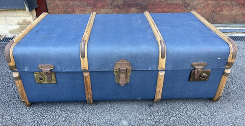 Large vintage steamer trunk - large,
